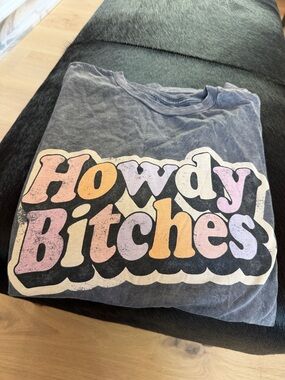 Women’s Short Sleeve Graphic Tee "Howdy Bitches" - Blue
